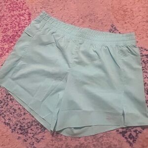 Reebok Women’s Mint Green Athletic Shorts Size Medium
